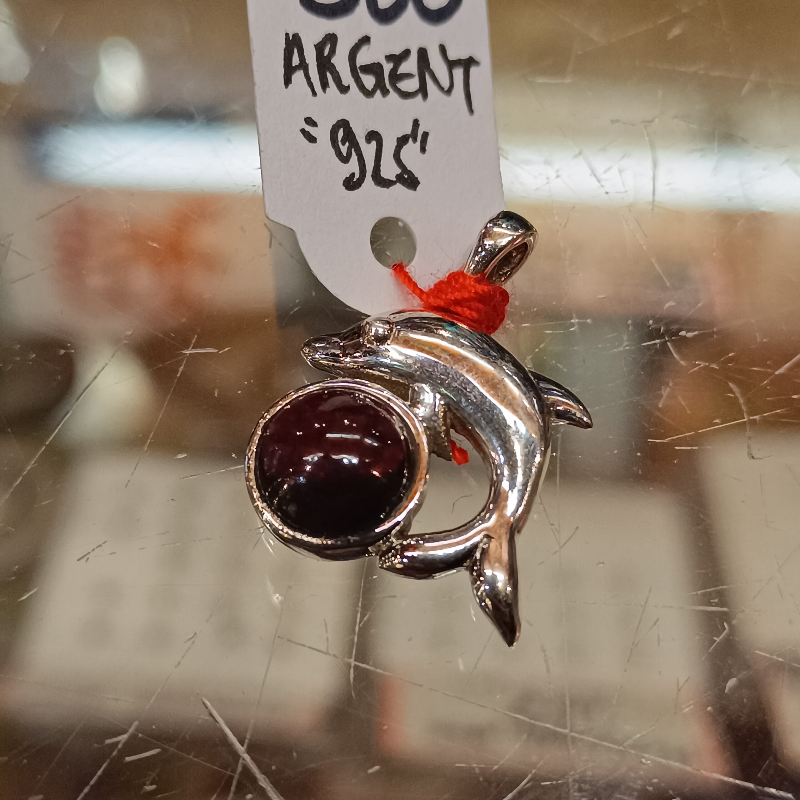 Pendentif Dauphin En Argent 950 Avec Perles Huayruros Rouges - Fait Main Au Pérou