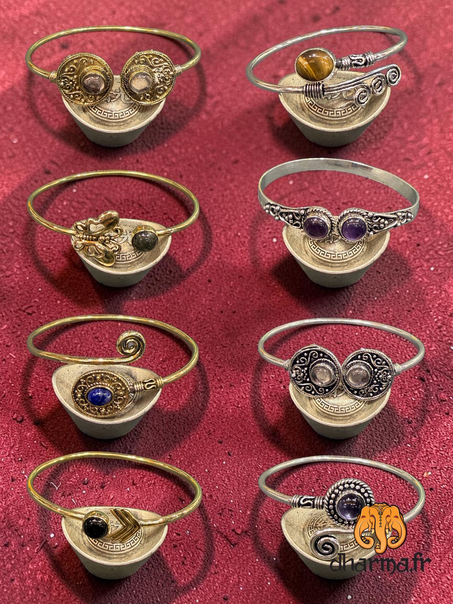 bracelets_powerstones_display